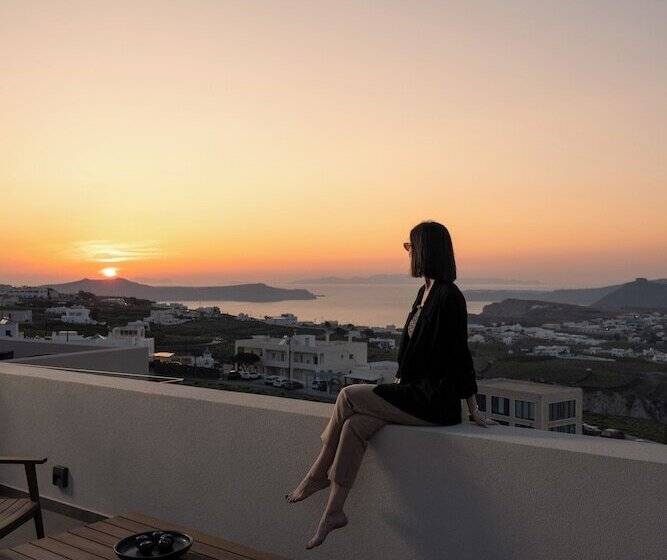 Suite Senior 2 Chambres, Apikia Santorini   Adults Only