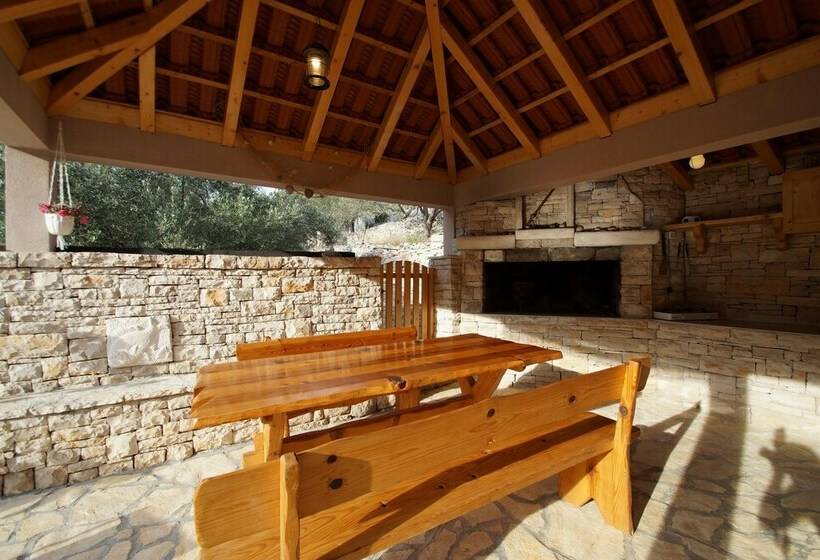 Дом 2 Спальни, Stone House Mia   Prihonja