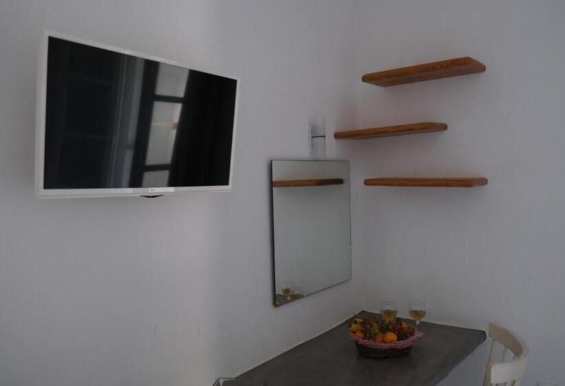 استودیوی سوپریور, Birbas