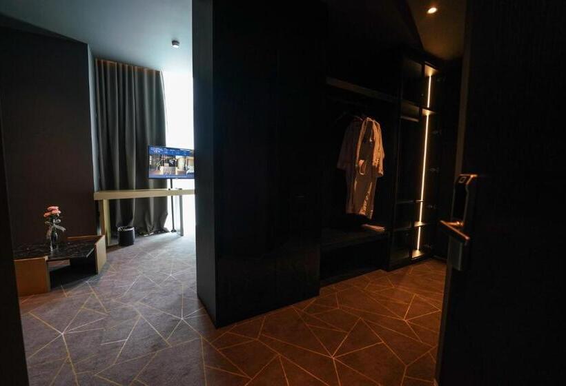 수피리어 룸, The Central View Boutique