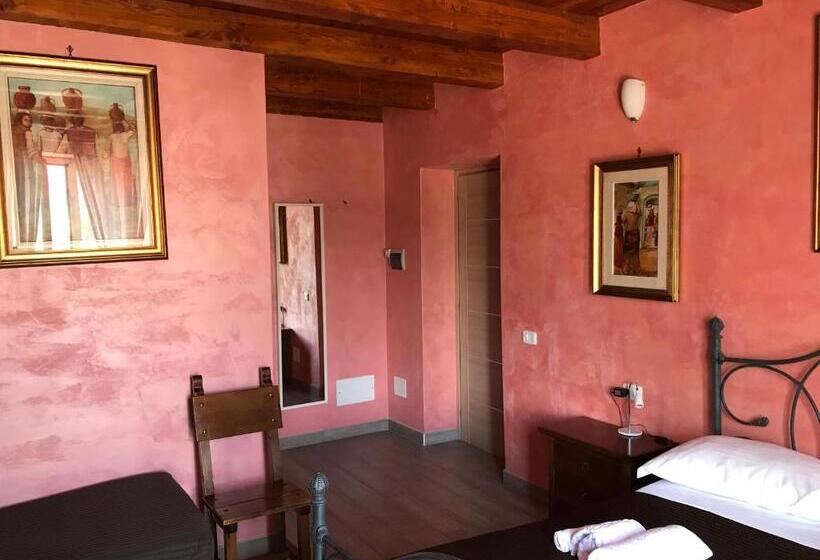 Четырехместный Номер Стандарт Вид на Море, Villa Scotillo Boutique