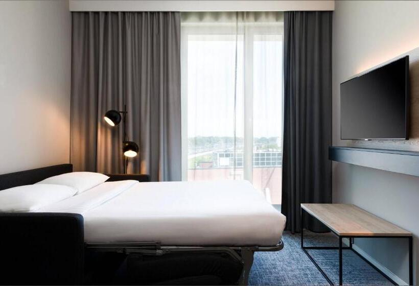 家庭间, Moxy Utrecht