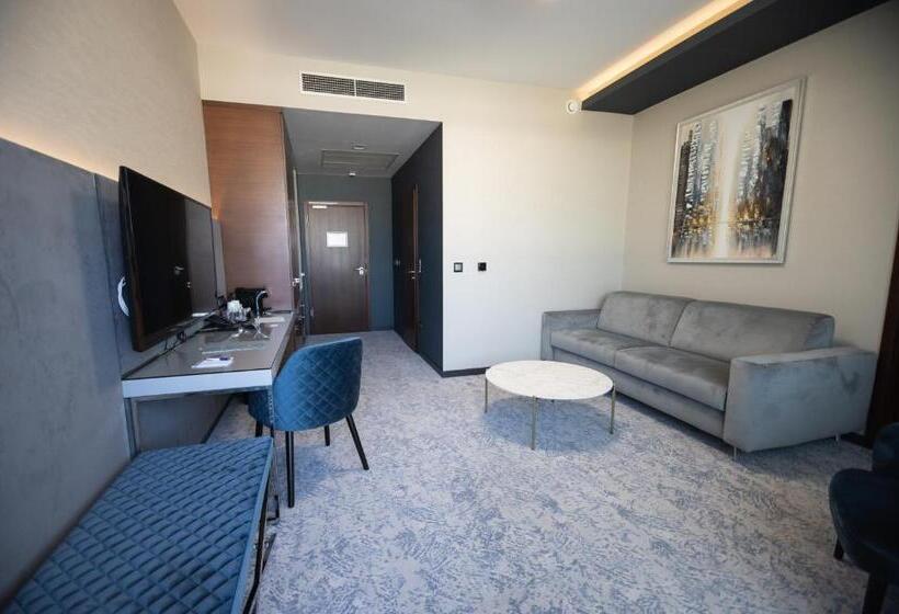 Полулюкс, Tisia Hotel & Spa