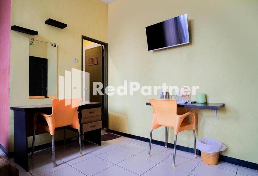 Номер Superior, Reddoorz At Sparkling Hotel Surabaya