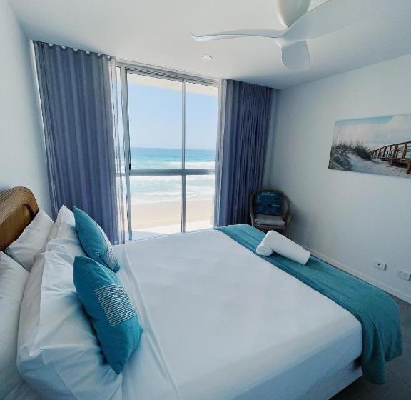 Апартаменты 2 Спальни, Golden Sands On The Beach   Absolute Beachfront Apartments