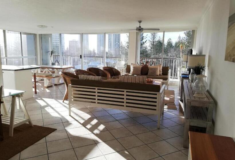 Апартаменты 3 Спальни, Golden Sands On The Beach   Absolute Beachfront Apartments