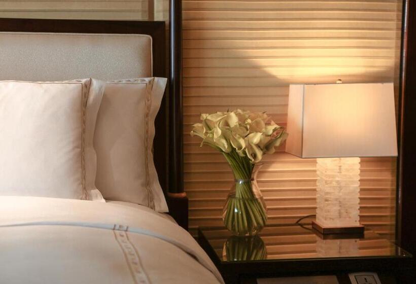 اتاق کلاب, The Ritz Carlton, Shenzhen, Nearby Futian Cbd, Convention & Exhibition Center, Futian Railway Statio
