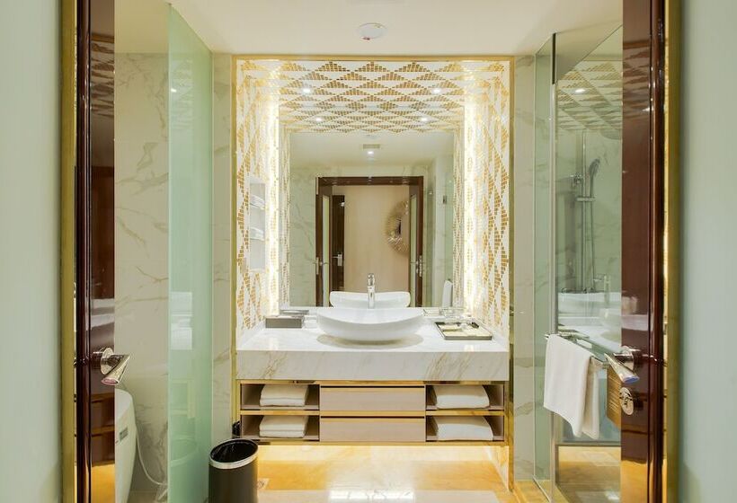 Президентский Люкс, Nagaworld Hotel & Entertainment Complex