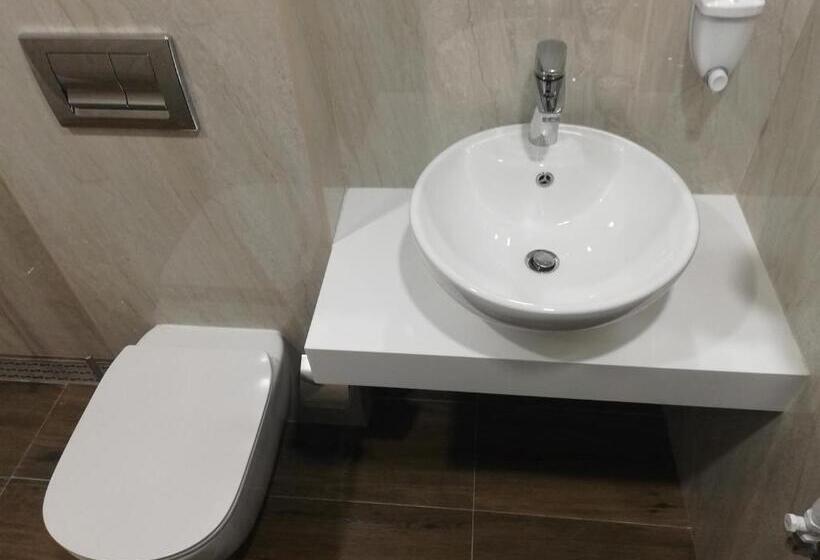 اتاق لوکس, Ponti