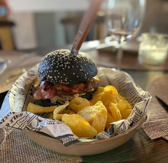 اتاق چهار تخته با دستشویی مشترک, Behappy Lodge & Brunch