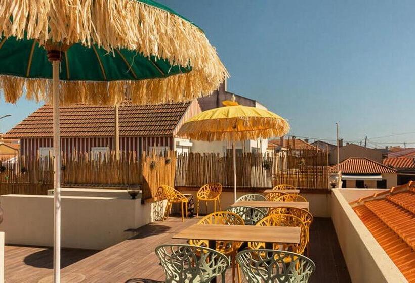 تختخواب در اتاق مشترک, Behappy Lodge & Brunch