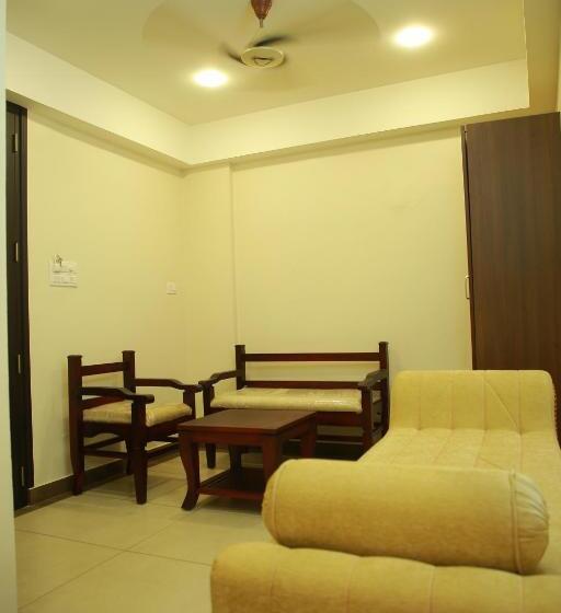 패밀리 스위트, Kalathil Tourist Home