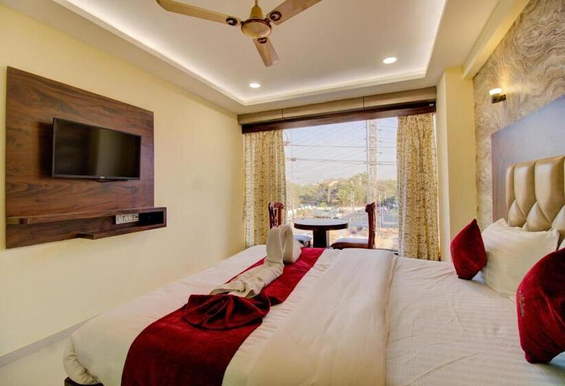 Номер Deluxe, Samaira Residency,dombivali