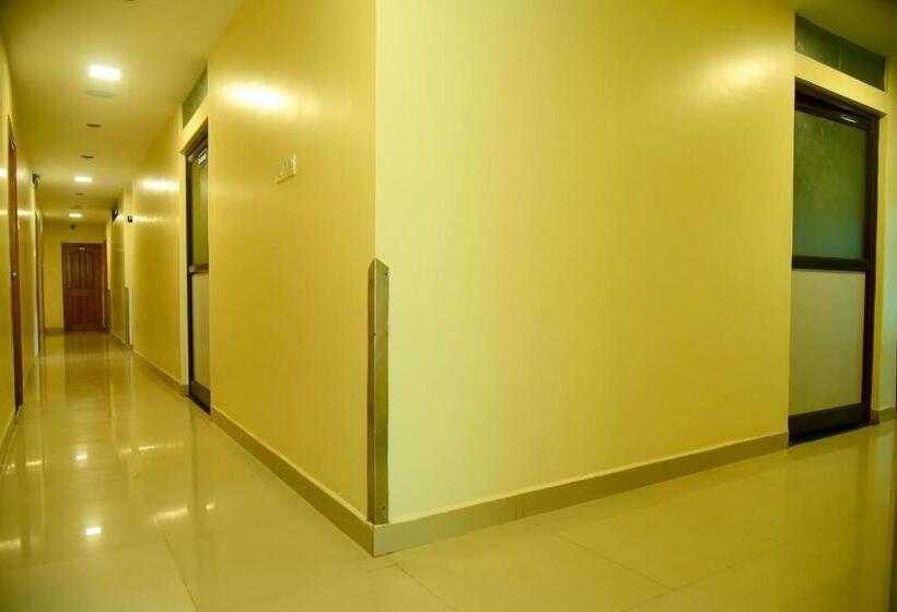 豪华工作室, Grand Plaza