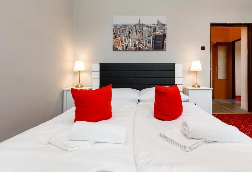 Номер Стандарт Трехместный, Sherwood Hotel Vojkovice Nad Ohří