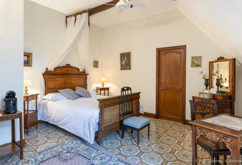 Номер Стандарт, Le Vieux Château De Hommes