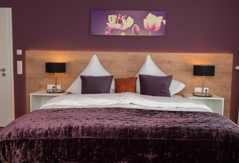 Номер Стандарт с Балконом, Boutique   Hotel Zum Schloss