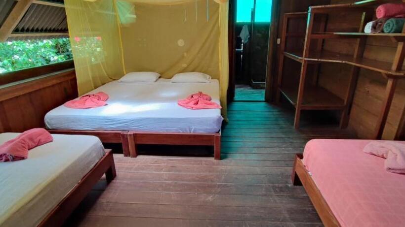 스탠다드 4인용 룸 바다전망, La Kuka Hotel   Nuquí