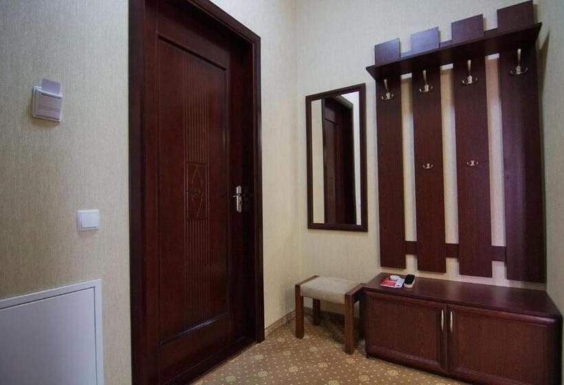 سوئیت با بالکن, Villa Grand