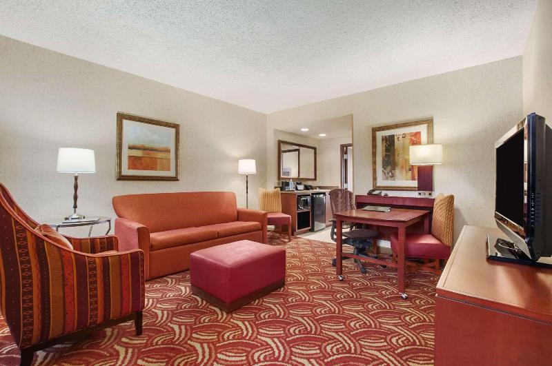 Люкс Премиум, Embassy Suites By Hilton San Marcos Hotel Conference Center