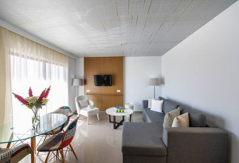 Люкс, King Jason Paphos   Designed For Adults By Louis Hotels
