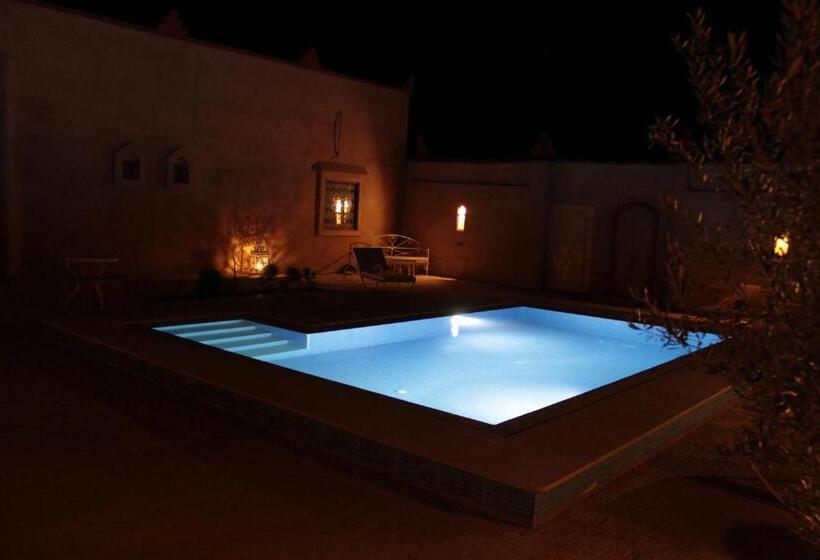 Семейный Номер, Riad Dar Ouzine