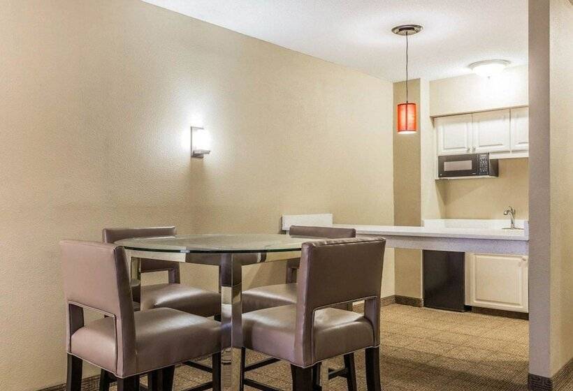 Mozgáskorlátozott Suite, Comfort Suites At Isle Of Palms Connector