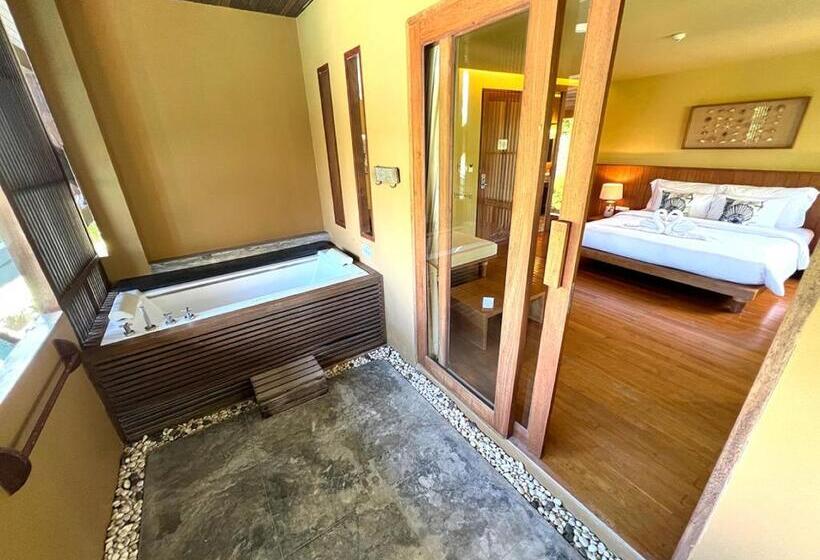 디럭스 룸, Deva Beach Resort Samui