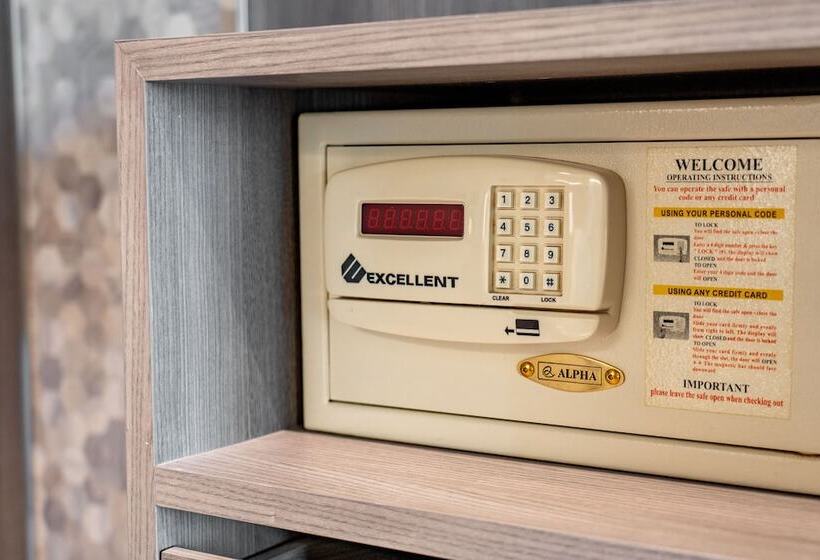 Номер Deluxe, The Grand Riverside