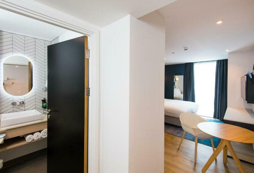 带大床的标准工作室, Staybridge Suites   Cardiff, An Ihg