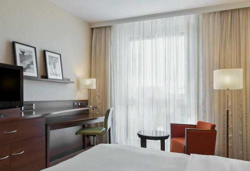 Стандартный Номер Кровать Кинг, Courtyard By Marriott Basel