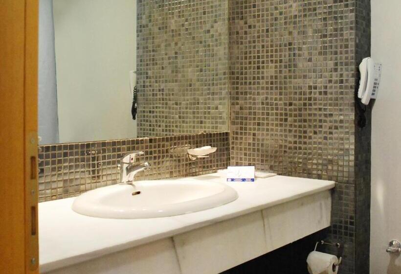 Семейный Номер, Kipriotis Village Resort