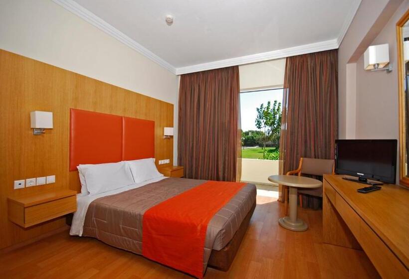 Апартаменты Comfort 2 Спальни, Kipriotis Village Resort