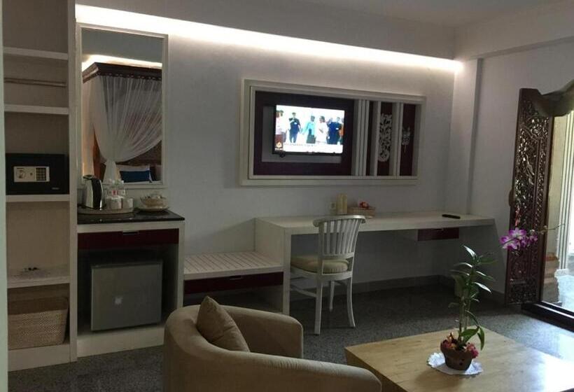 발코니가 있는 스위트, Puri Dewa Bharata Hotel & Villas