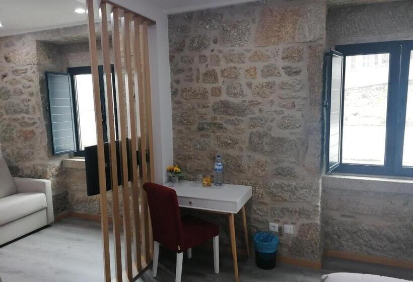 패밀리 스위트, Alojamento Girassol   Guest House   Quarto Com Casa De Banho Privativa