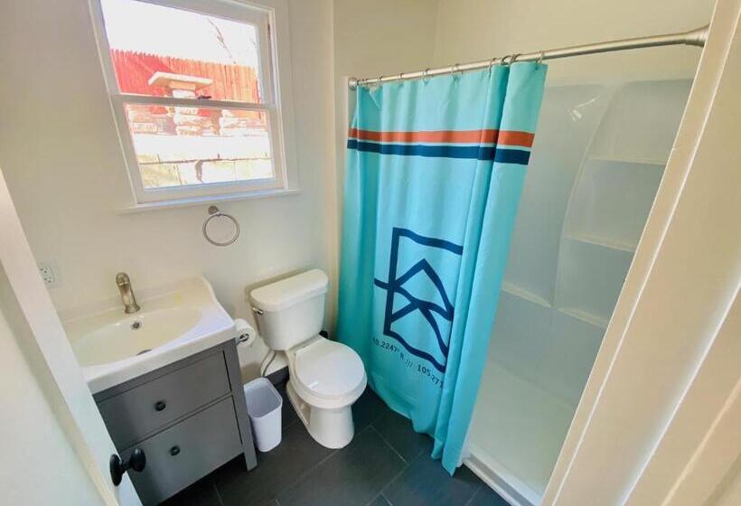 Апартаменты 2 Спальни, A Lodge Lyons