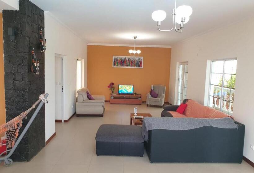 اتاق استاندارد با سرویس بهداشتی مشترک, Cactus Guest House