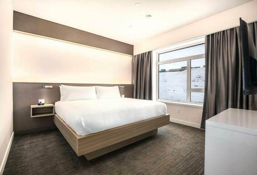 Номер Deluxe Кровать Кинг, Aqsarniit Hotel And Conference Centre
