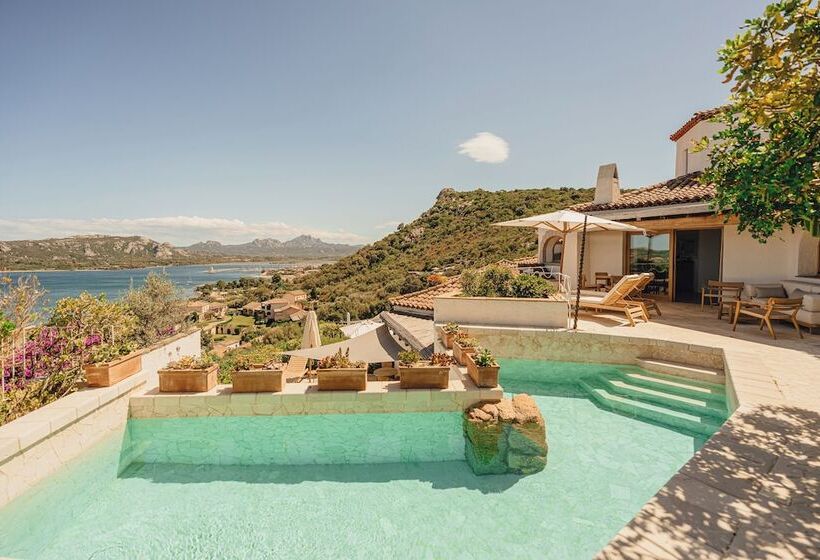 套房配有游泳池, Aethos Sardinia