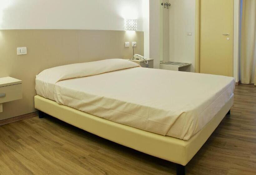 Comfort room with balcony, Nettuno