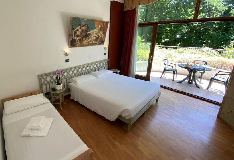 Номер Стандарт Трехместный, Park Hotel Junior