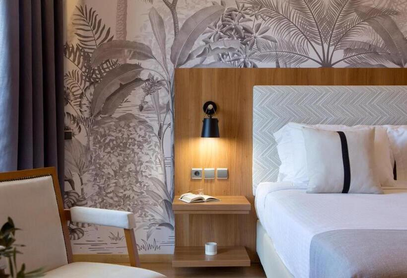 Номер Superior Боковой Вид на Море, Ramada by Wyndham, Athens Club Attica Riviera