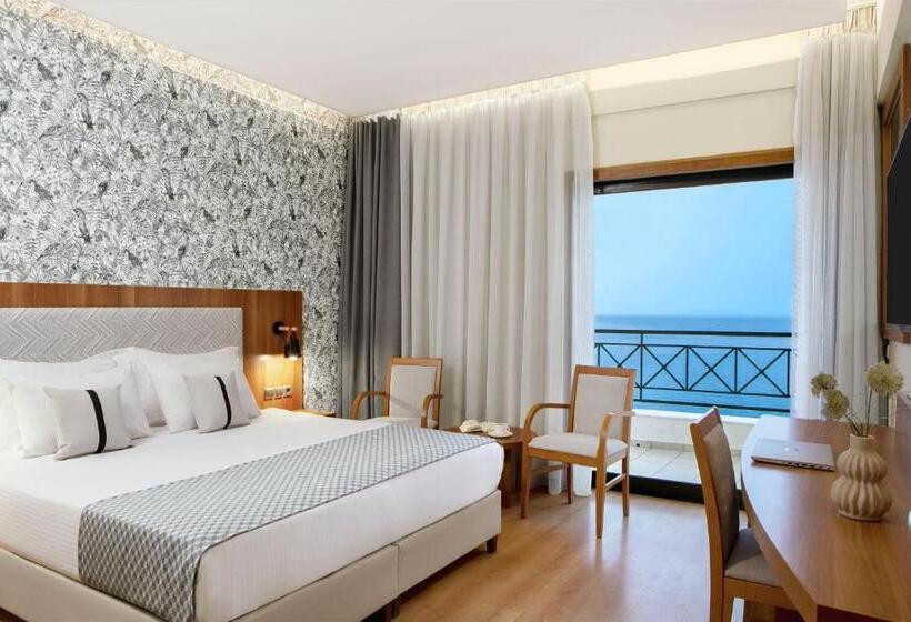 Люкс Premium 2 Спальни, Ramada by Wyndham, Athens Club Attica Riviera