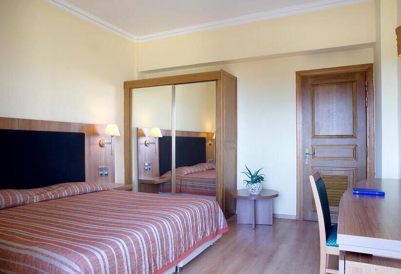 Номер Premium Боковой Вид на Море, Ramada by Wyndham, Athens Club Attica Riviera