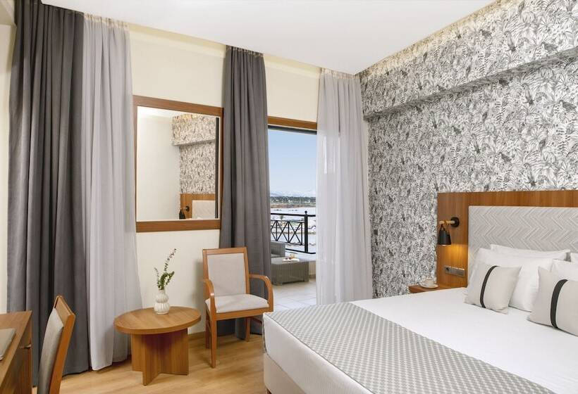Номер Superior Боковой Вид на Море, Ramada by Wyndham, Athens Club Attica Riviera