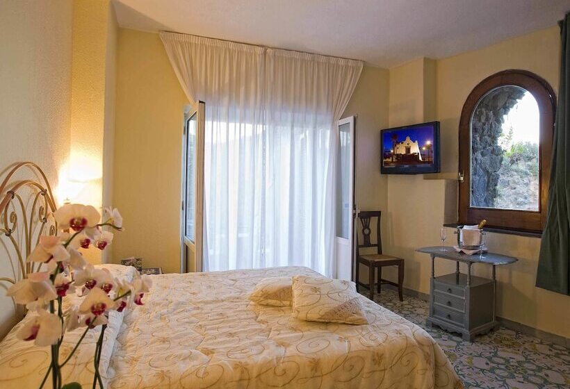 Семейный Номер, Strand Hotel Delfini