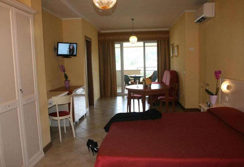Семейный Номер, Residence Miralago Rooms & Apartments
