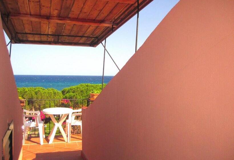 Habitaci�n Est�ndar Abuhardillada, Domus De Janas Sul Mare