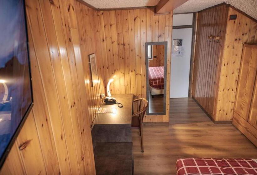 스탠다드 룸 산 전망, Albergo Quarto Pirovano