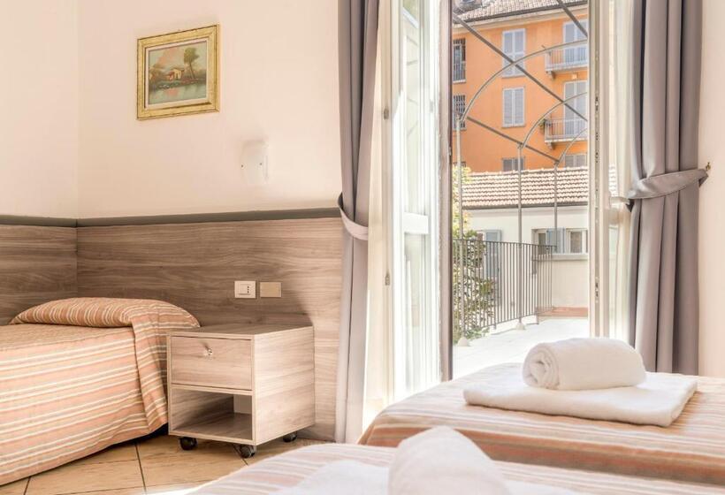 Standard Triple Room with Terrace, Brianza